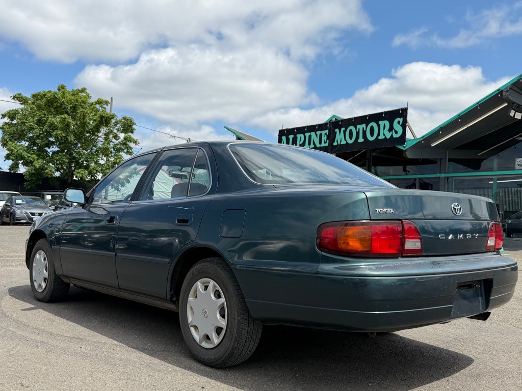 1996 Toyota Camry Image 2