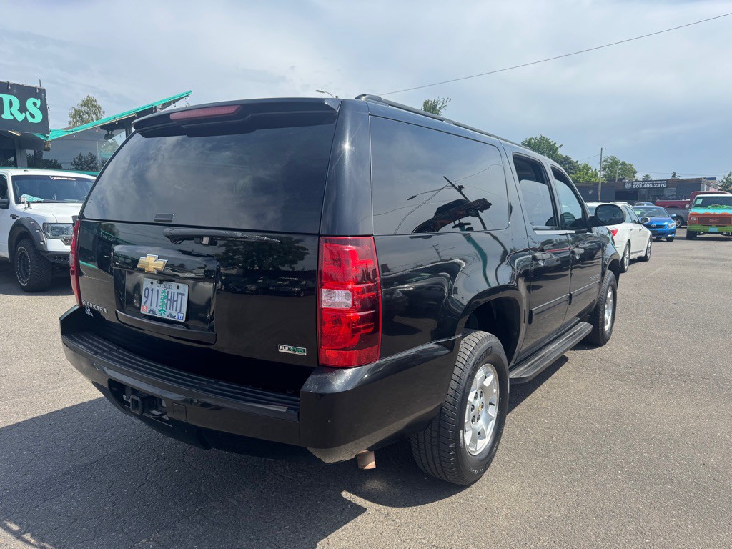 2010 Chevrolet Suburban Image 4