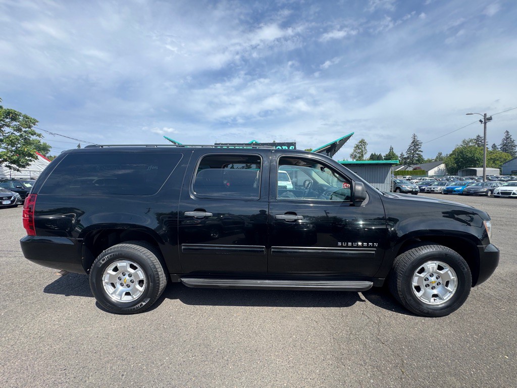 2010 Chevrolet Suburban Image 5