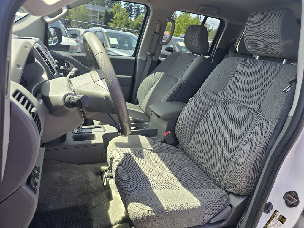 2016 Nissan Frontier Image 10