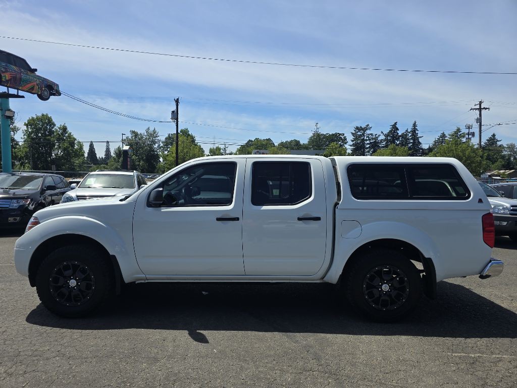 2016 Nissan Frontier Image 2
