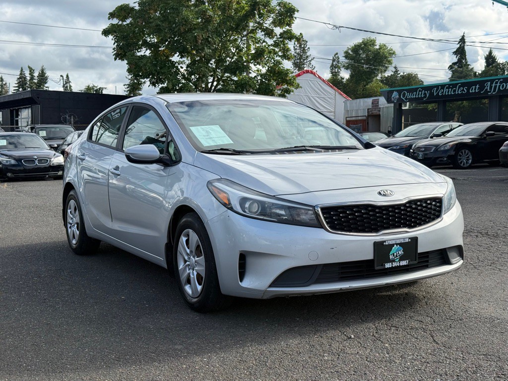 2017 Kia Forte Image 2