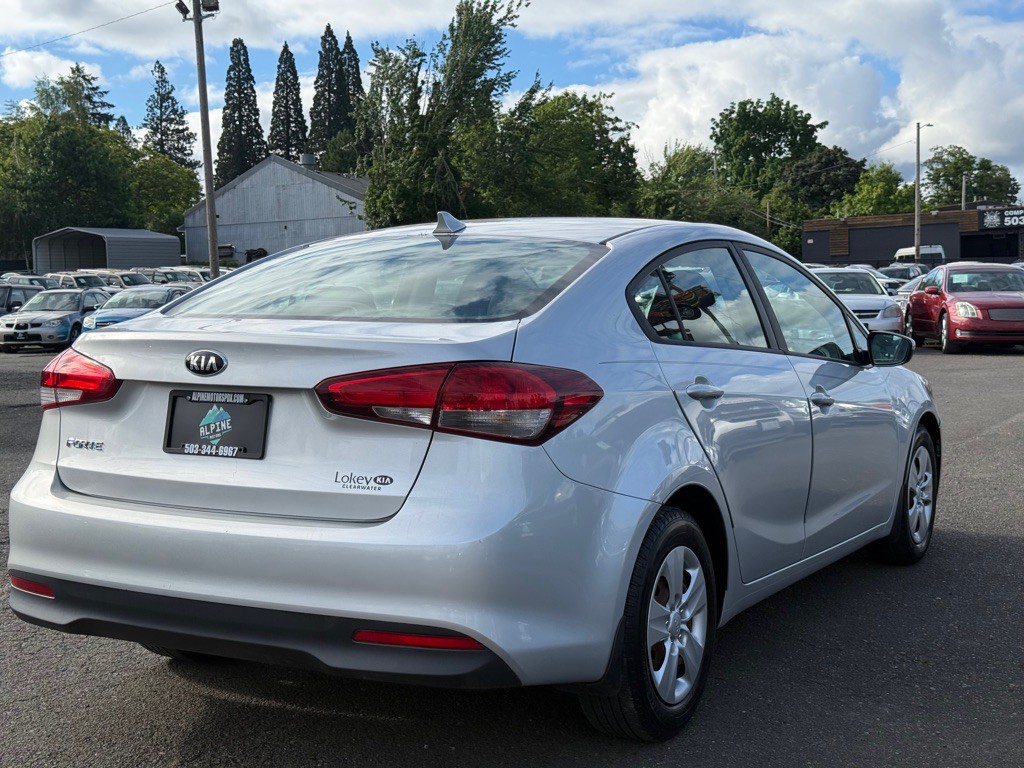 2017 Kia Forte Image 3