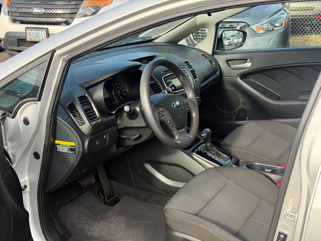 2017 Kia Forte Image 5