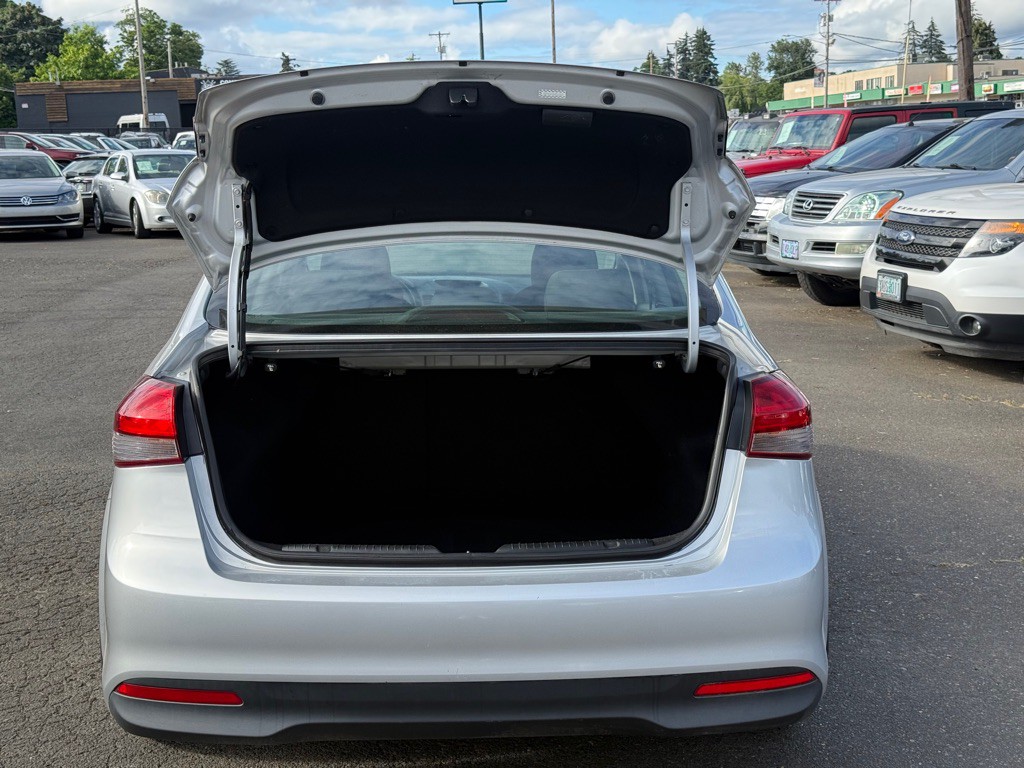2017 Kia Forte Image 7