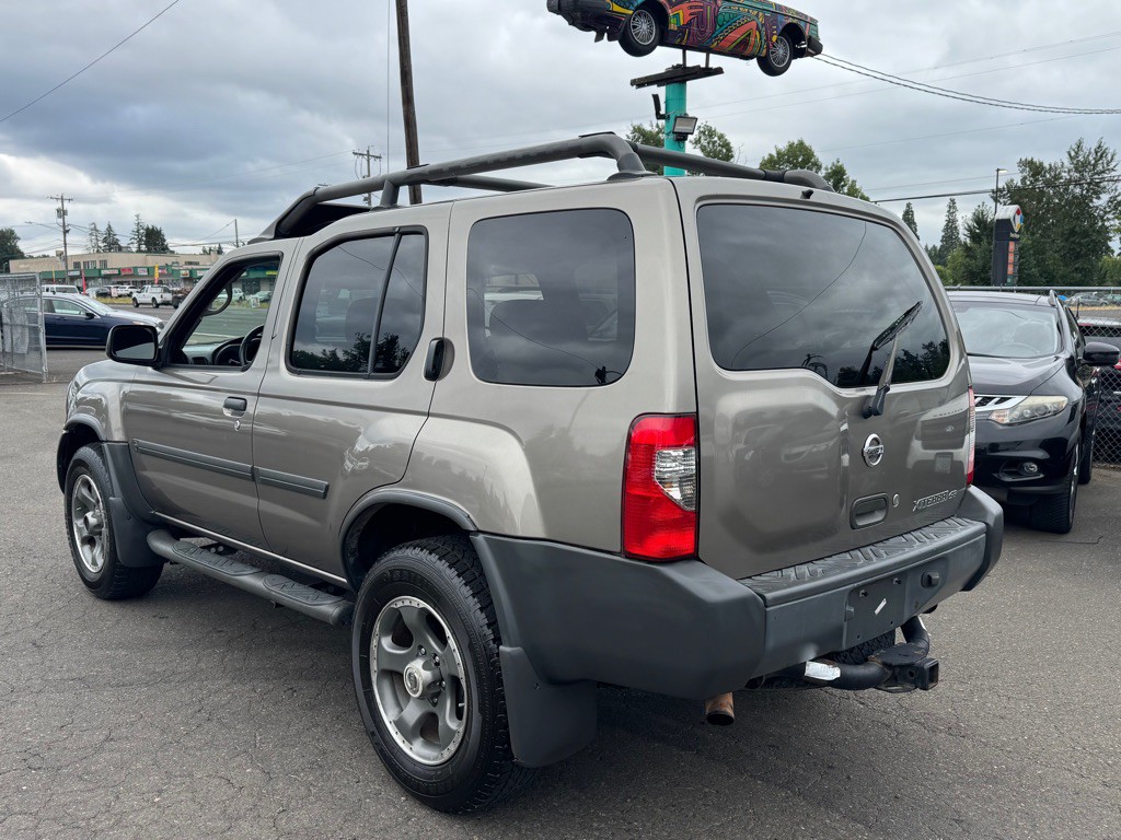 2004 Nissan Xterra Image 2