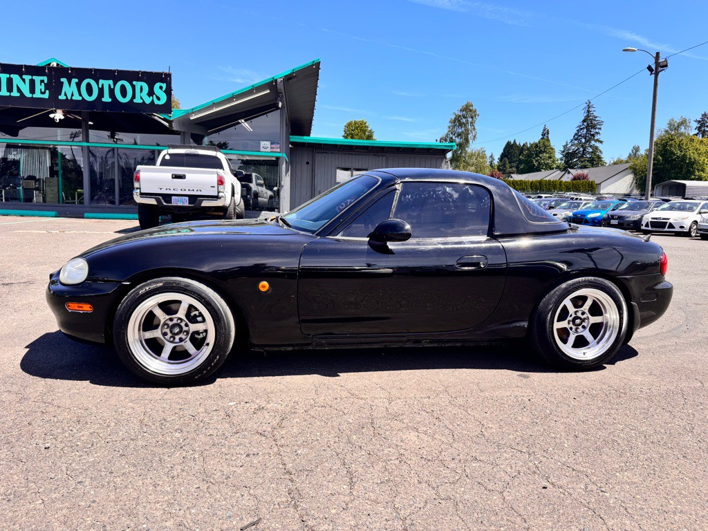 1999 Mazda MX-5 Miata Image 2
