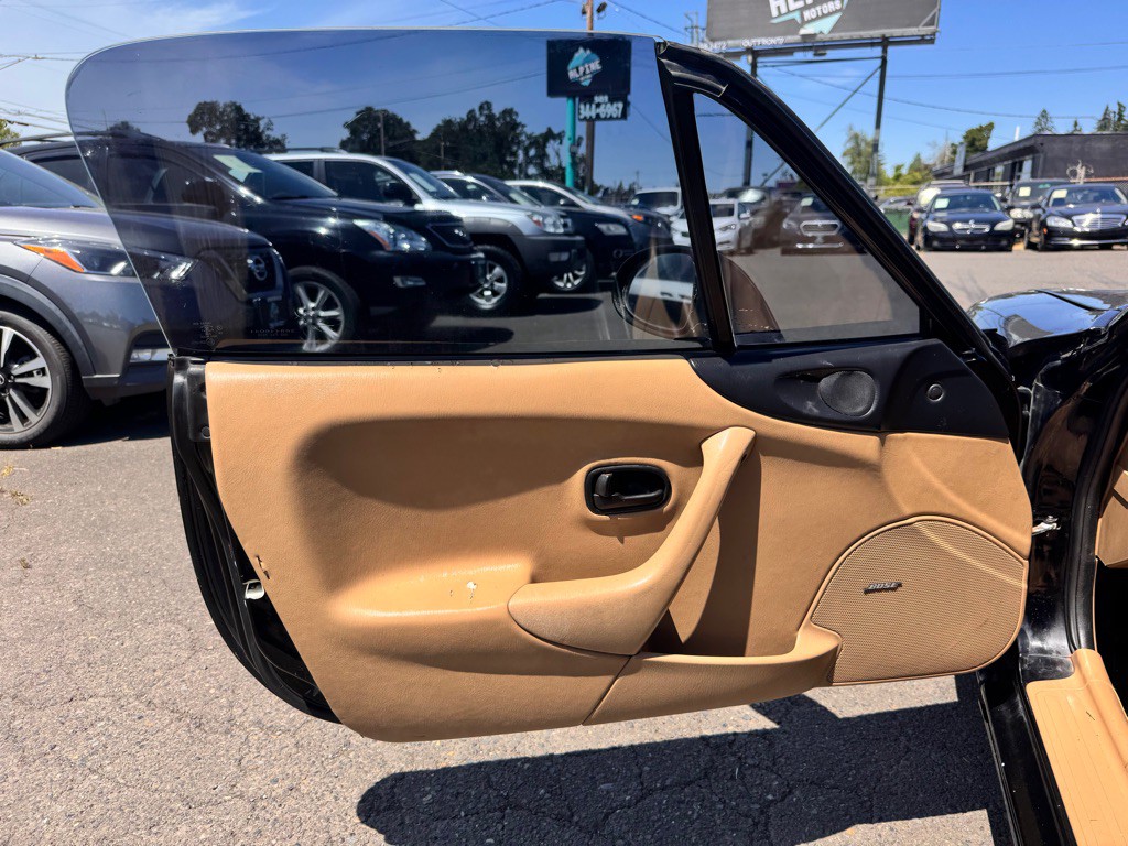 1999 Mazda MX-5 Miata Image 9