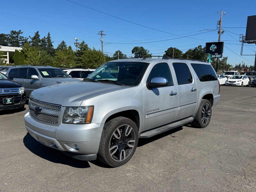 2013 Chevrolet Suburban Image 1