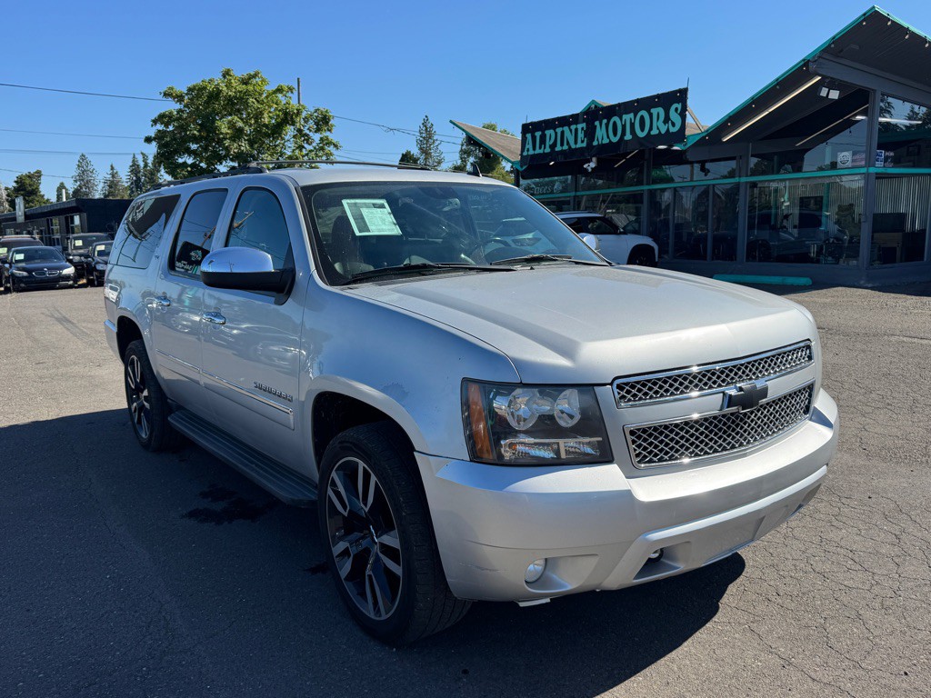 2013 Chevrolet Suburban Image 5