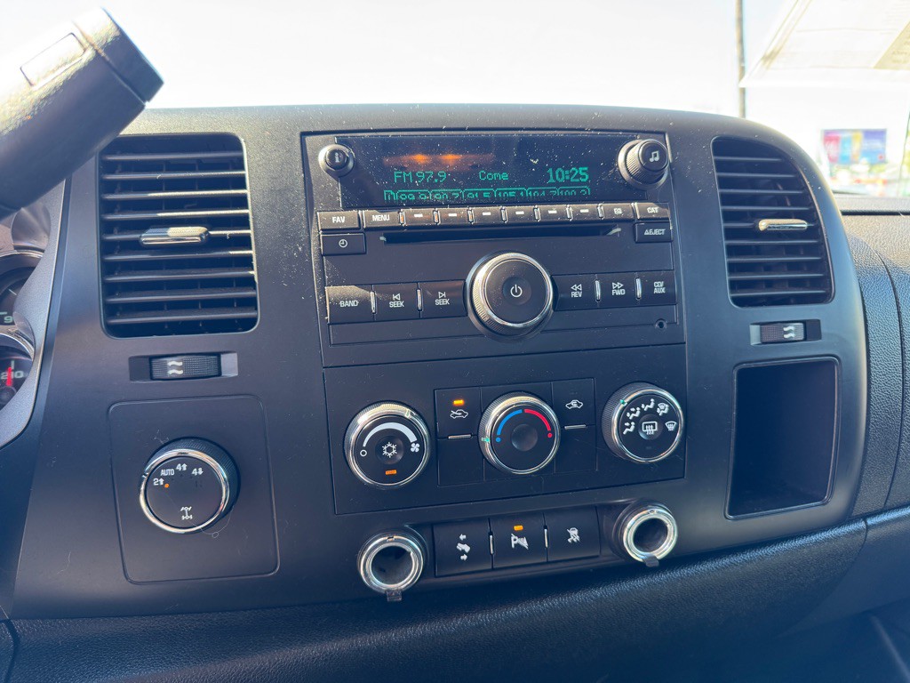 2010 Chevrolet Silverado 1500 Image 10