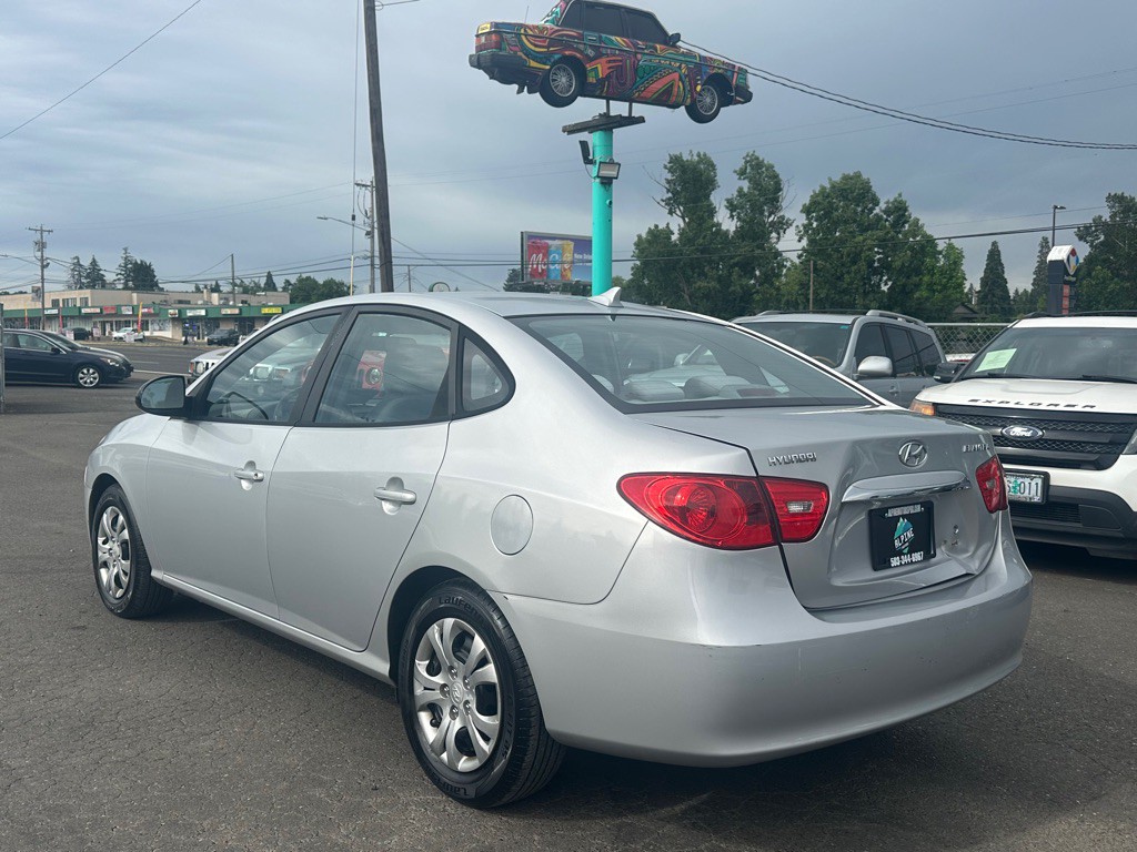 2010 Hyundai Elantra Image 2