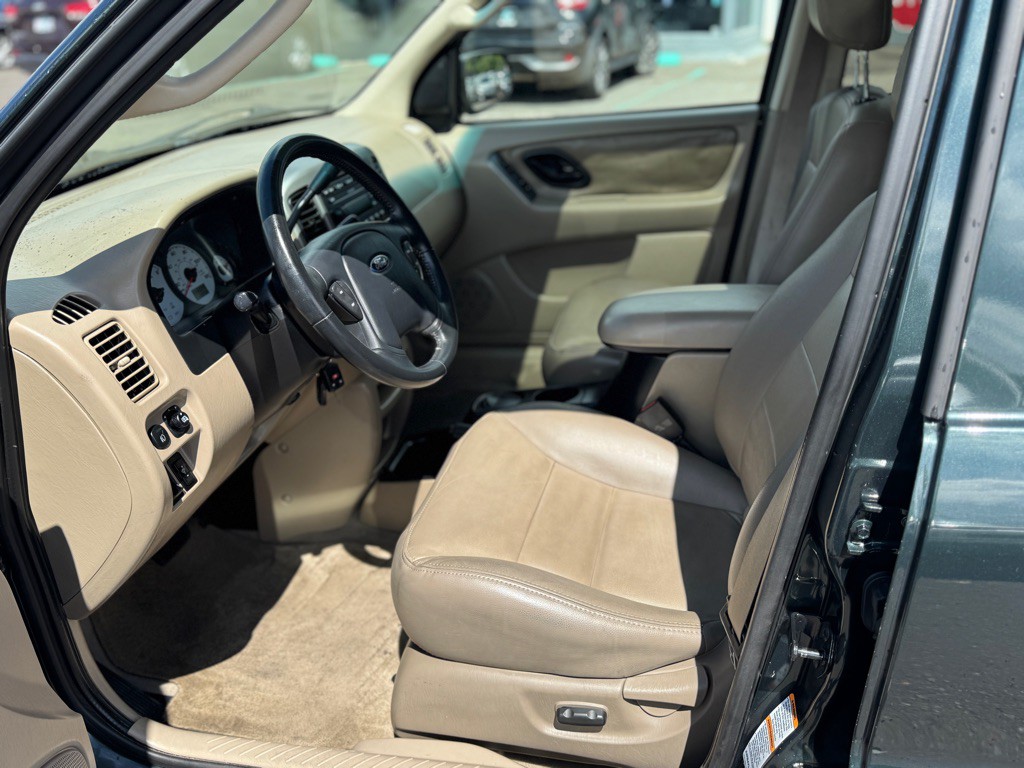 2003 Ford Escape Image 8