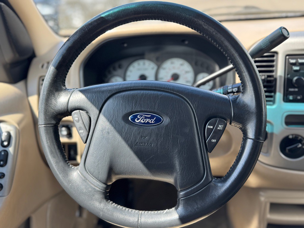 2003 Ford Escape Image 12