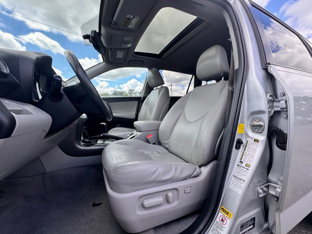 2011 Toyota Rav4 Image 8