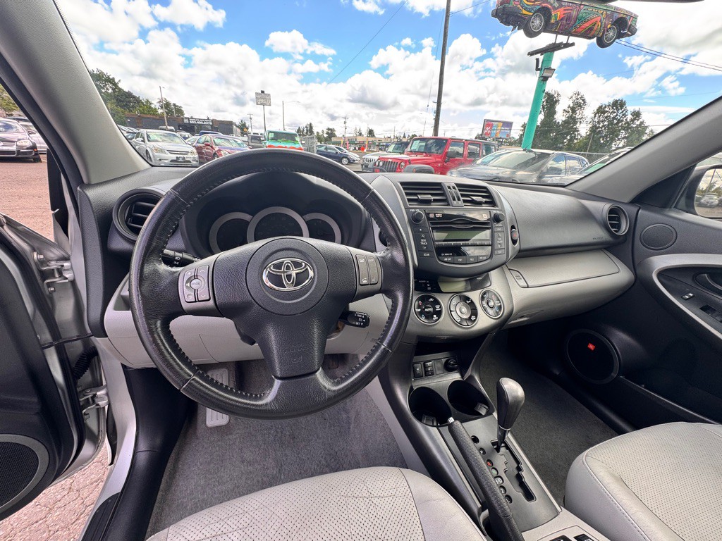2011 Toyota Rav4 Image 9