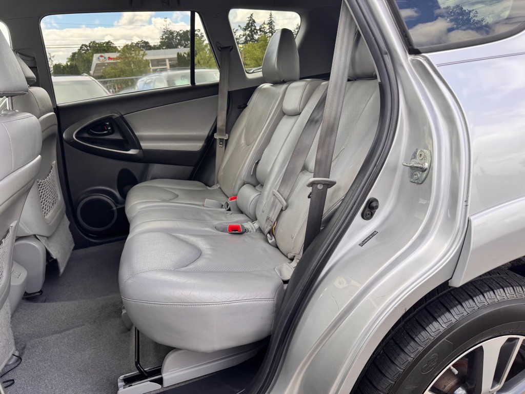 2011 Toyota Rav4 Image 12