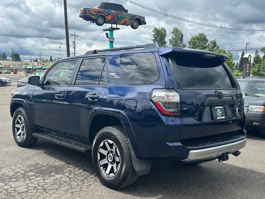 2021 Toyota 4Runner Image 2