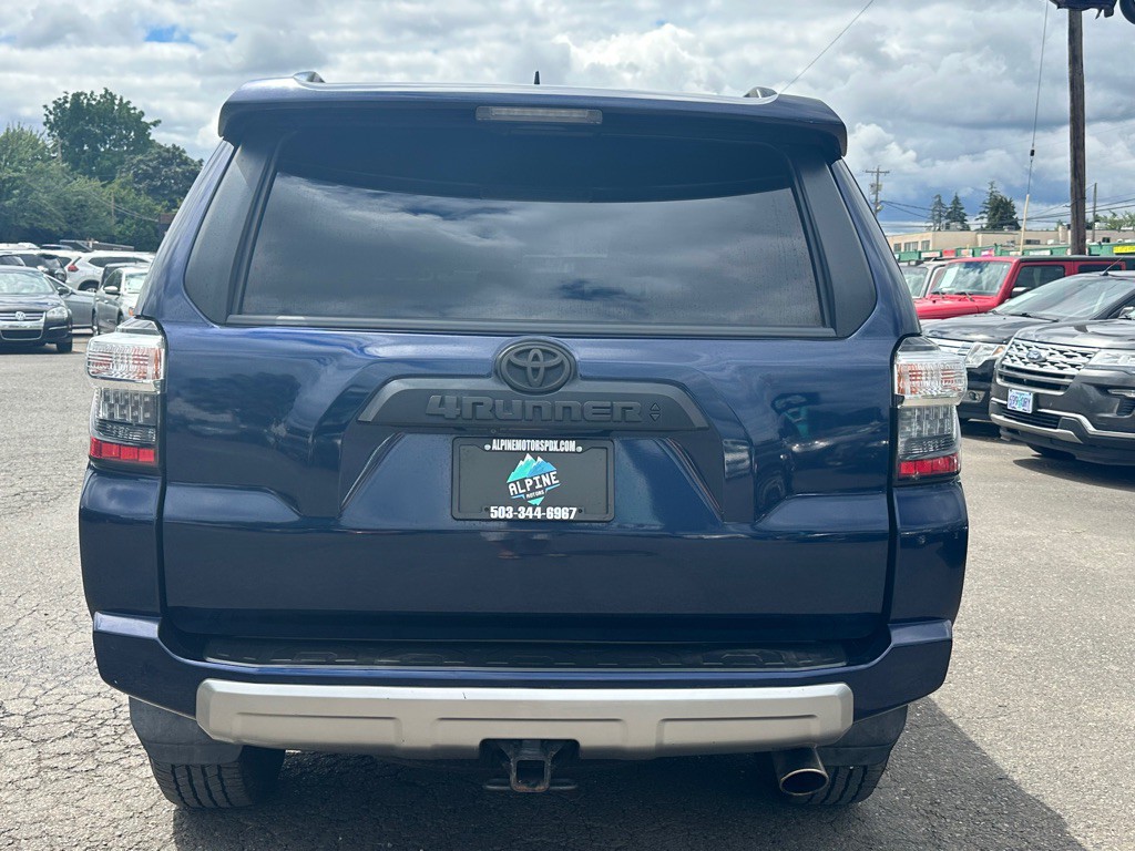 2021 Toyota 4Runner Image 3