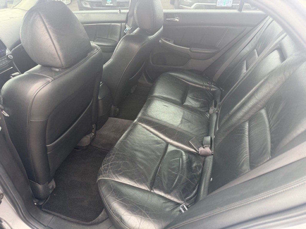 2004 Honda Accord Image 9