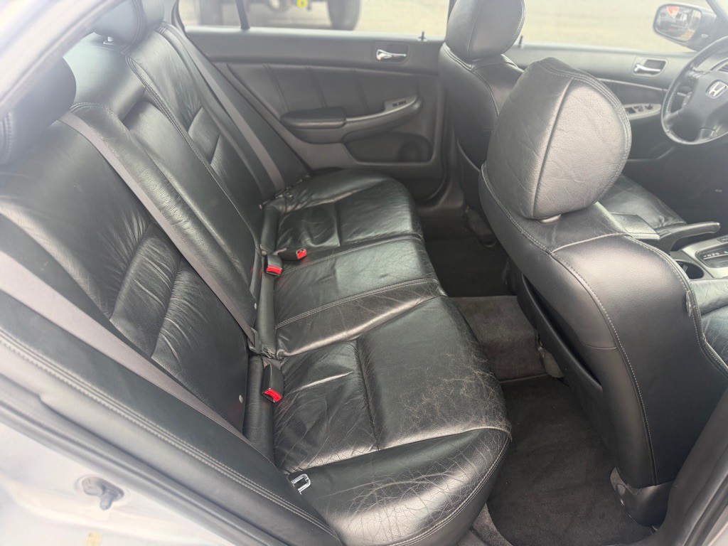 2004 Honda Accord Image 11