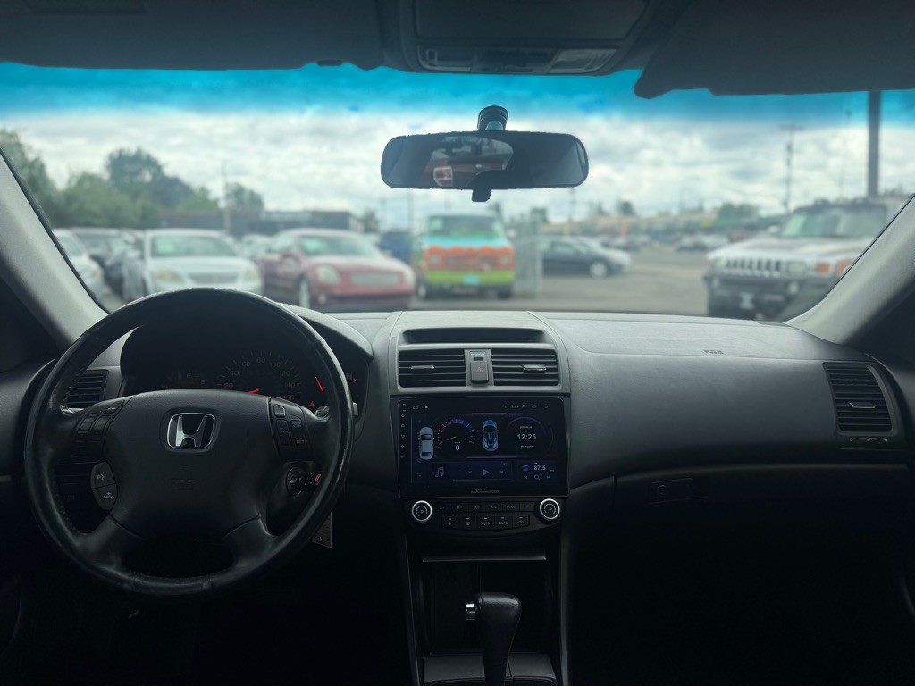 2004 Honda Accord Image 13