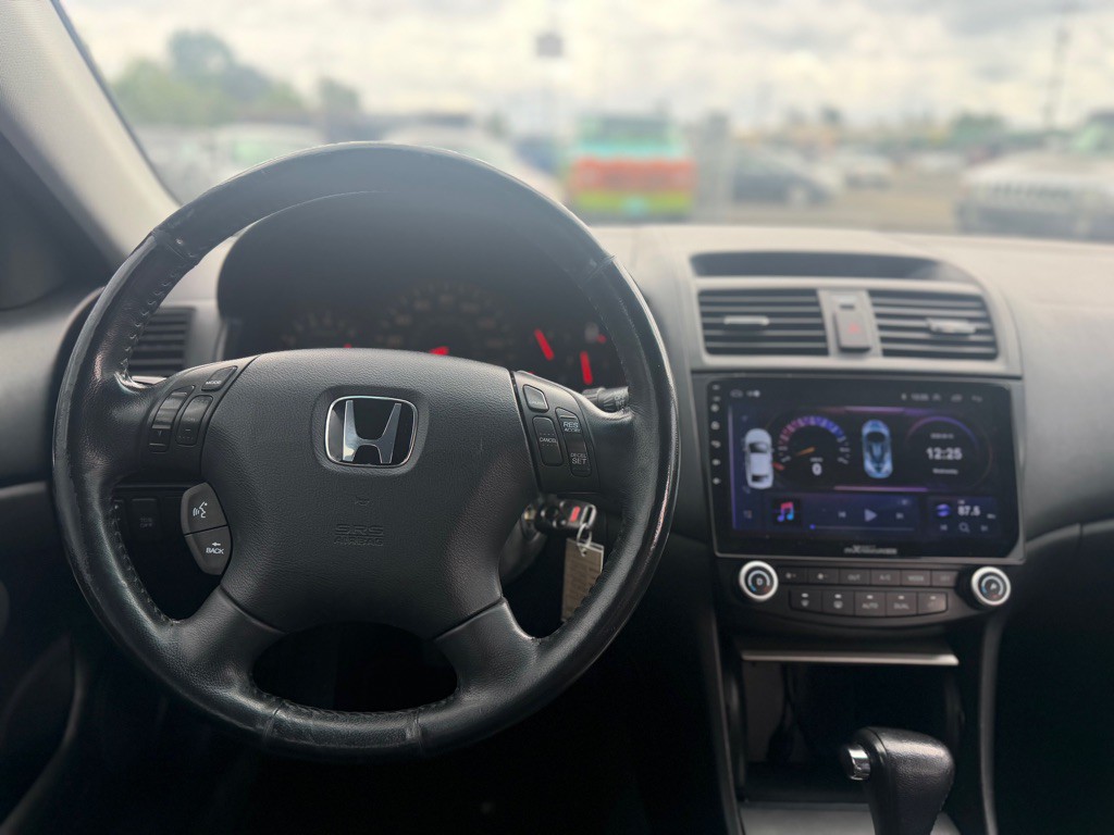 2004 Honda Accord Image 14