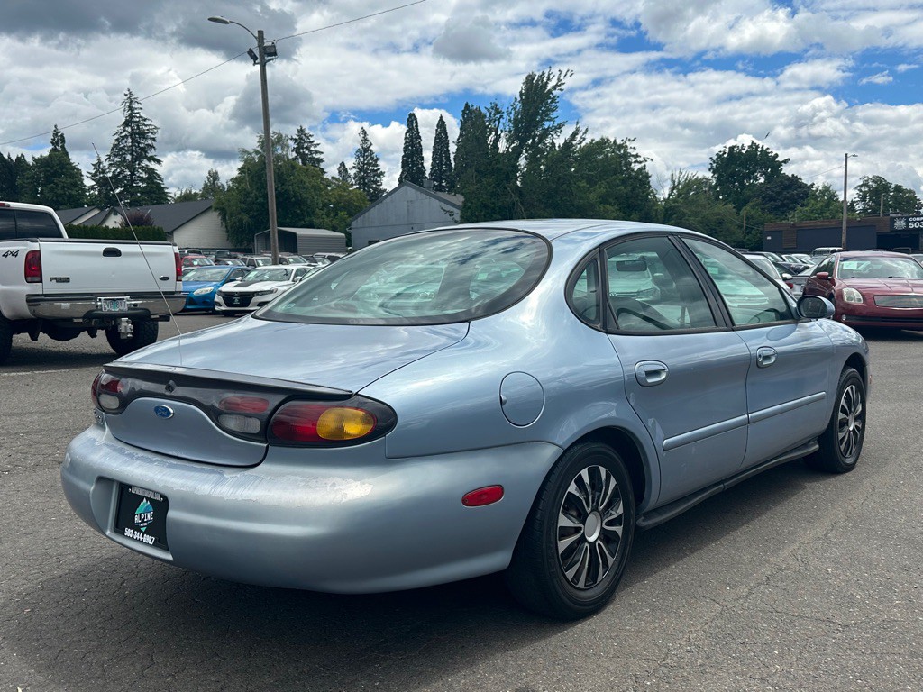 1997 Ford Taurus Image 4