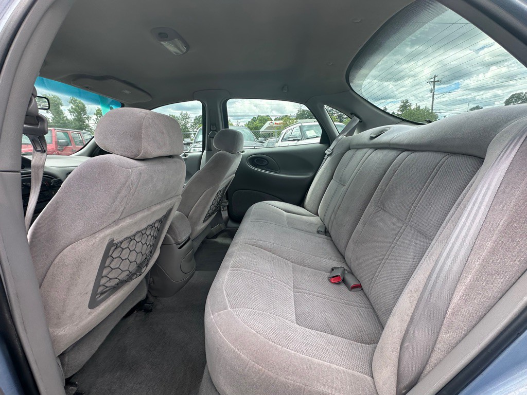 1997 Ford Taurus Image 8