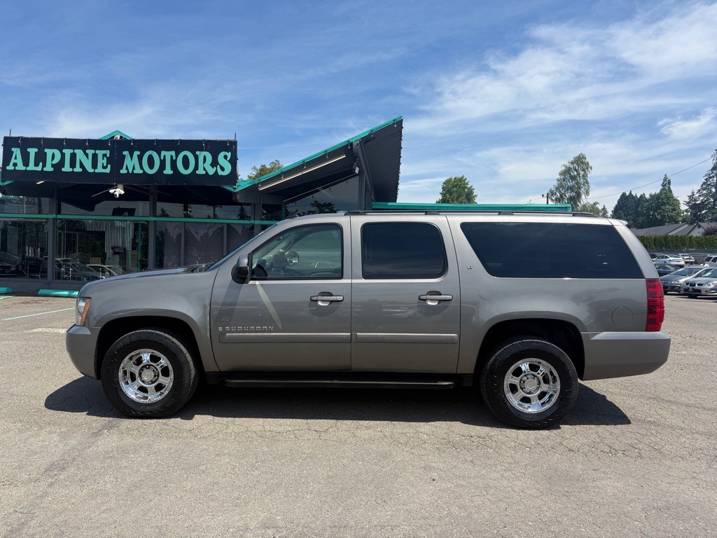 2007 Chevrolet Suburban Image 2