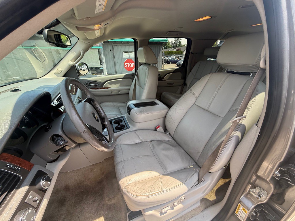 2007 Chevrolet Suburban Image 9