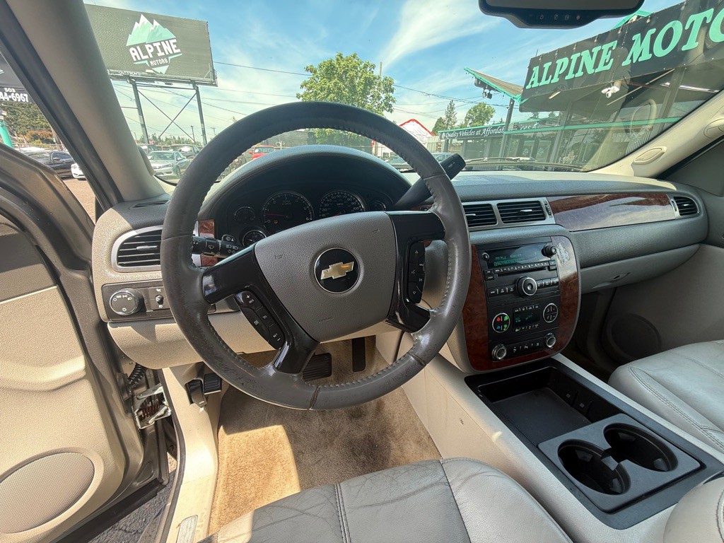 2007 Chevrolet Suburban Image 10