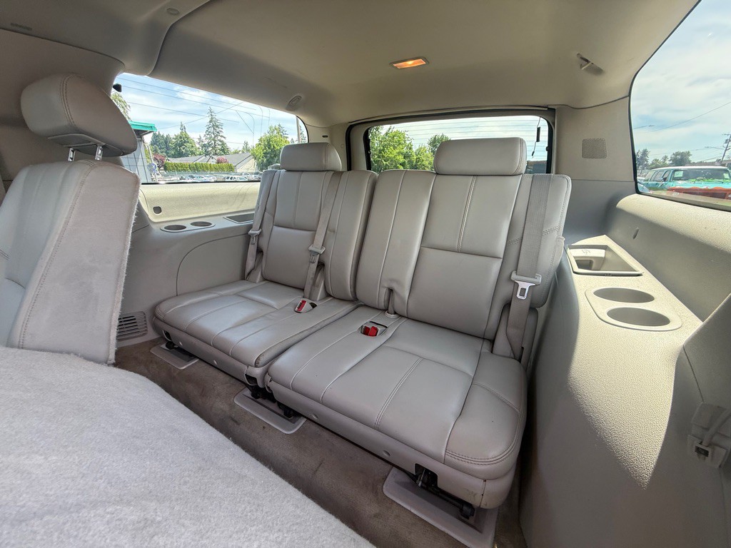 2007 Chevrolet Suburban Image 13