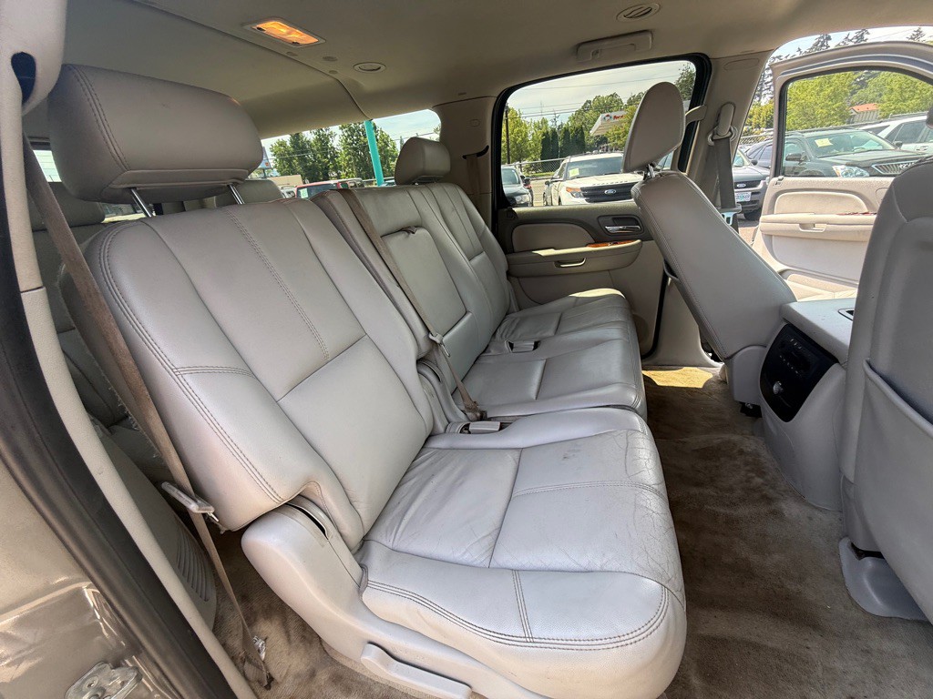 2007 Chevrolet Suburban Image 14