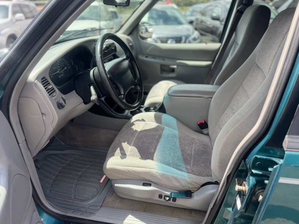 1998 Ford Explorer Image 9
