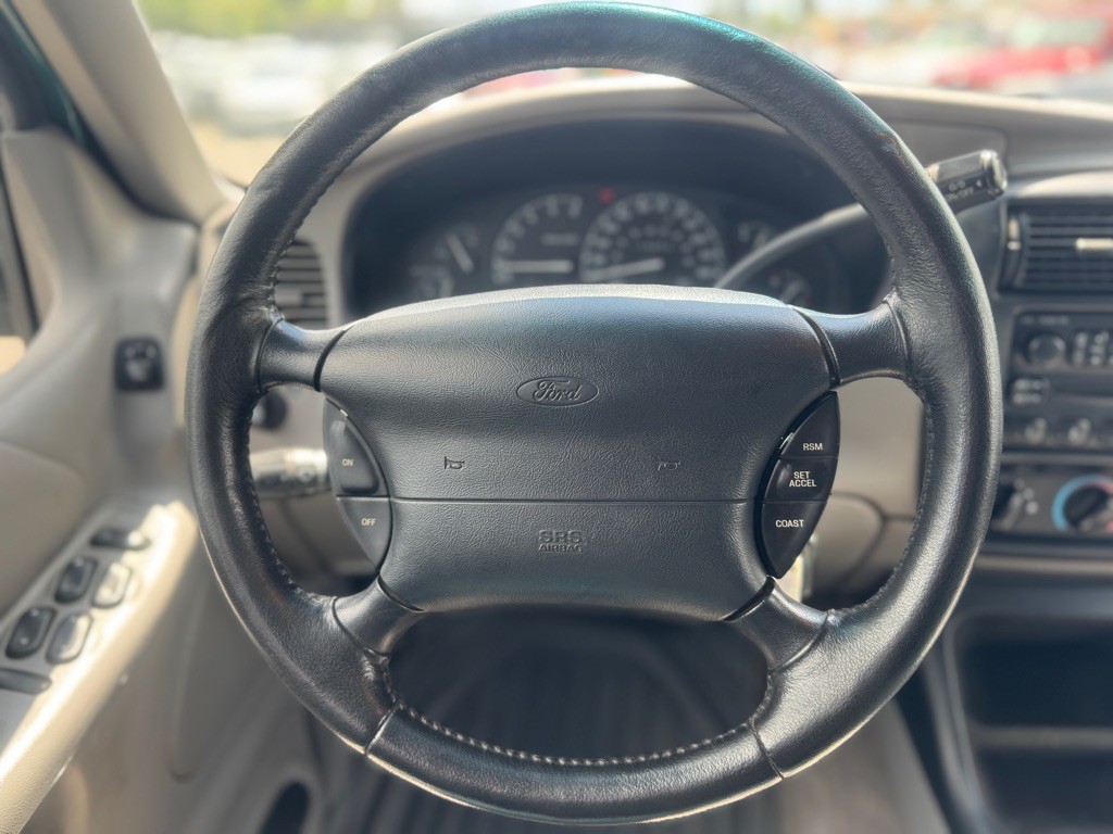 1998 Ford Explorer Image 13