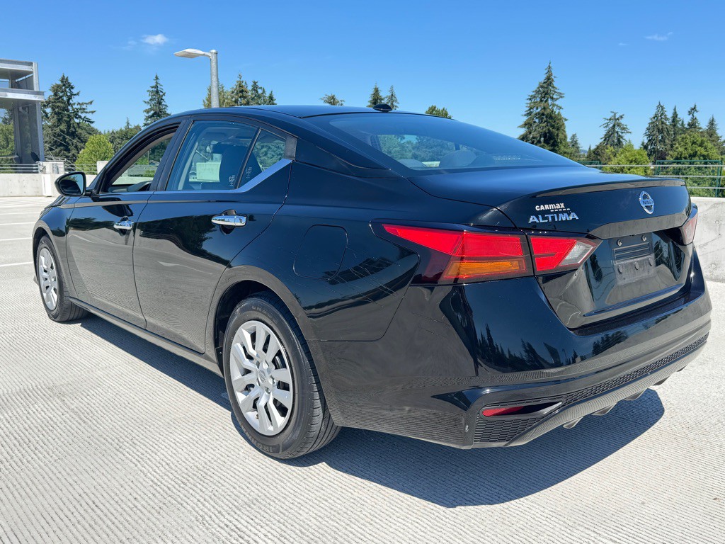 2019 Nissan Altima Image 2