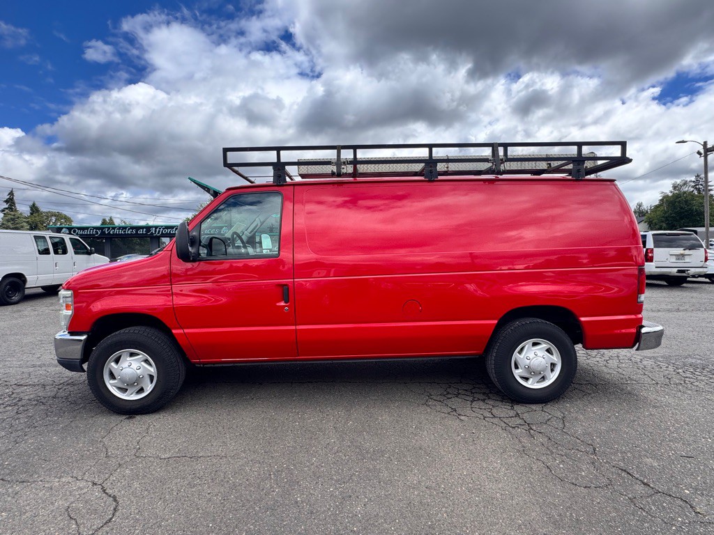 2010 Ford Econoline Image 2