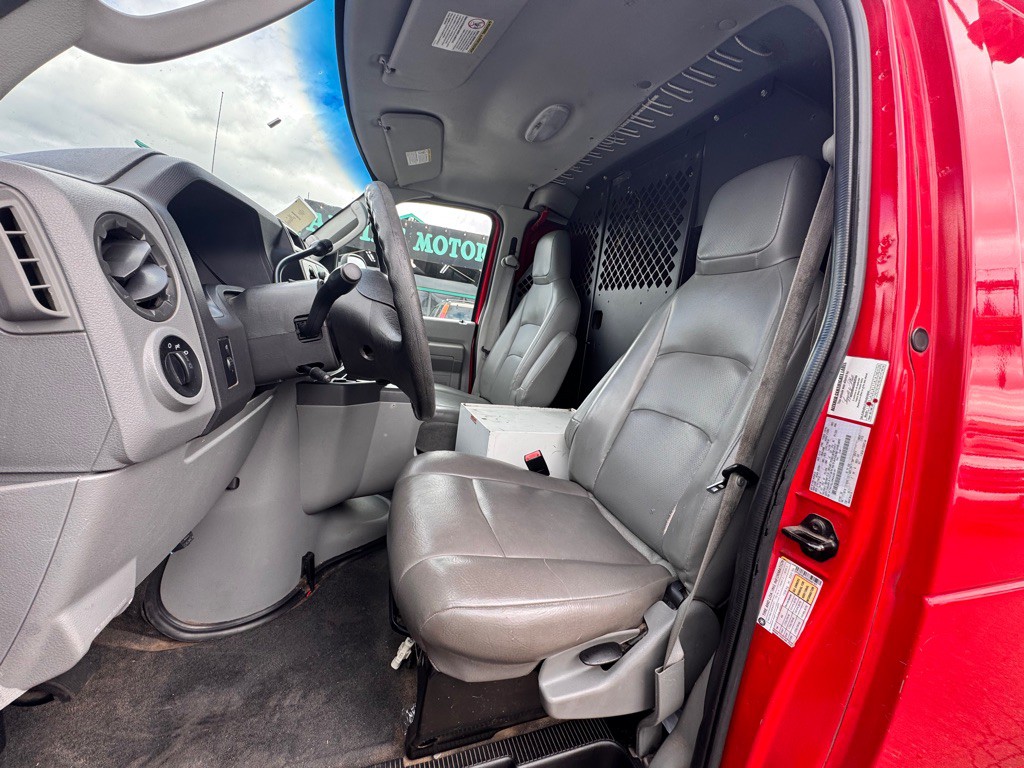 2010 Ford Econoline Image 8