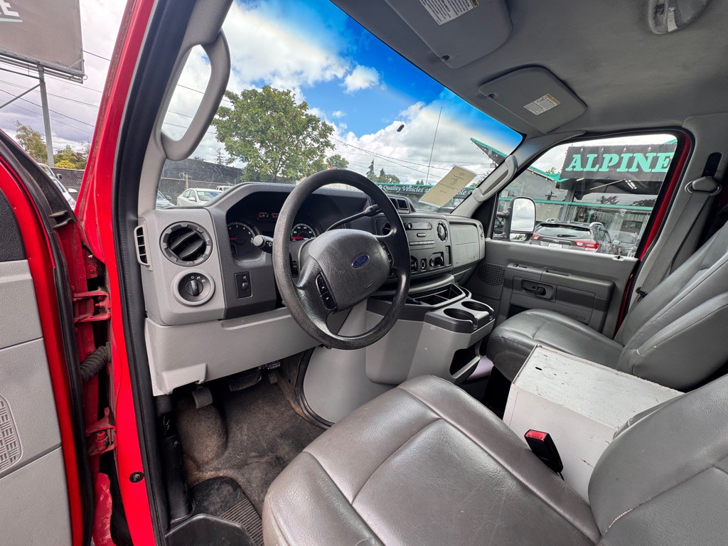 2010 Ford Econoline Image 9