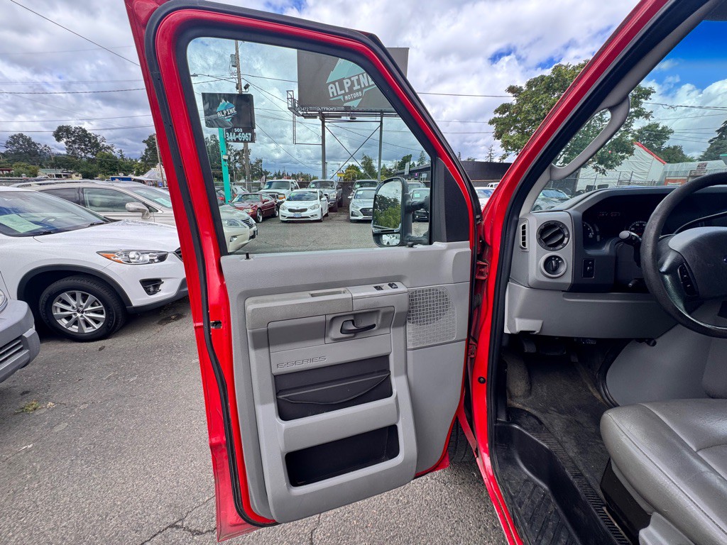 2010 Ford Econoline Image 10