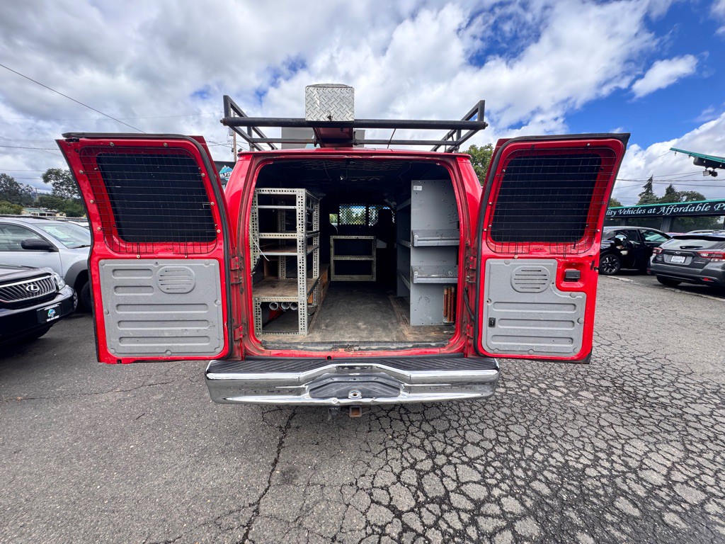 2010 Ford Econoline Image 11