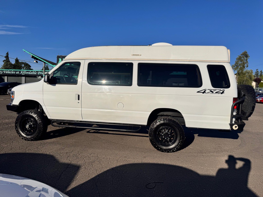 2009 Ford Econoline Image 2
