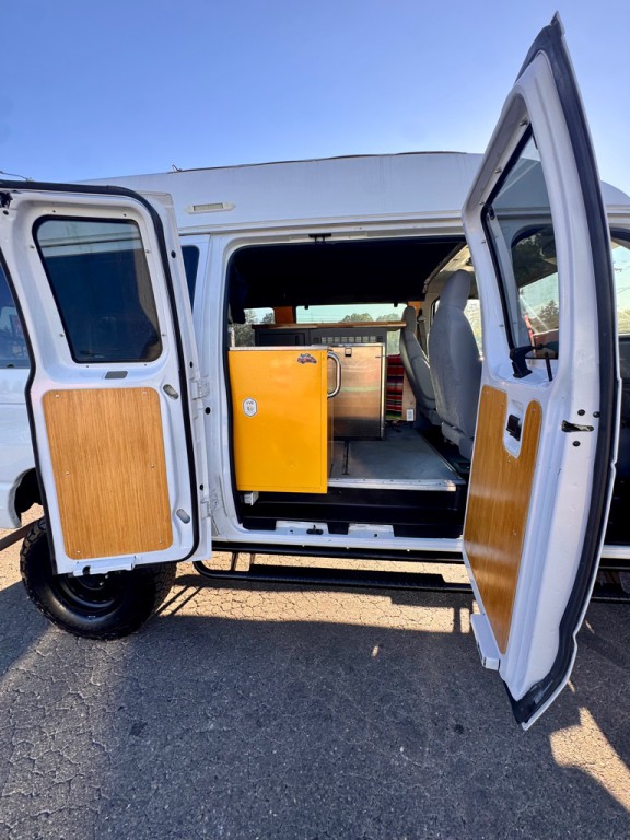 2009 Ford Econoline Image 20