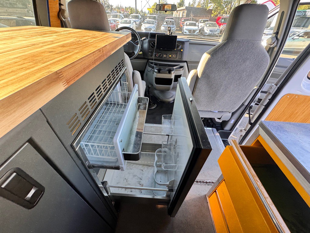 2009 Ford Econoline Image 26