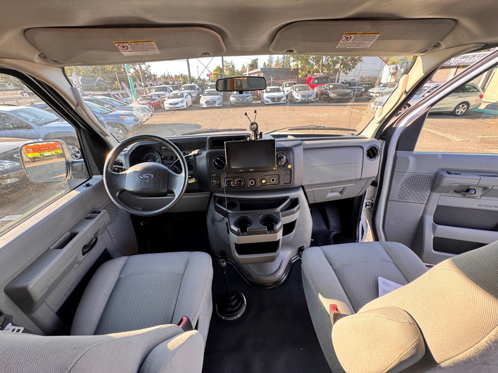 2009 Ford Econoline Image 27