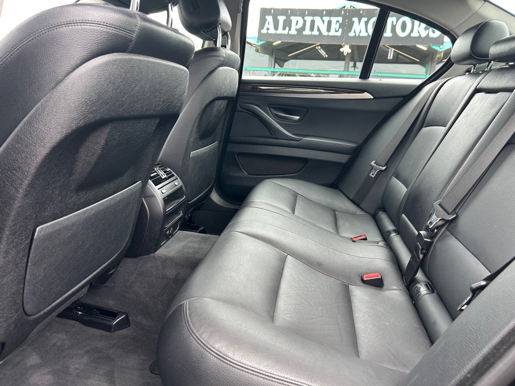 2016 BMW 5 Series Image 8