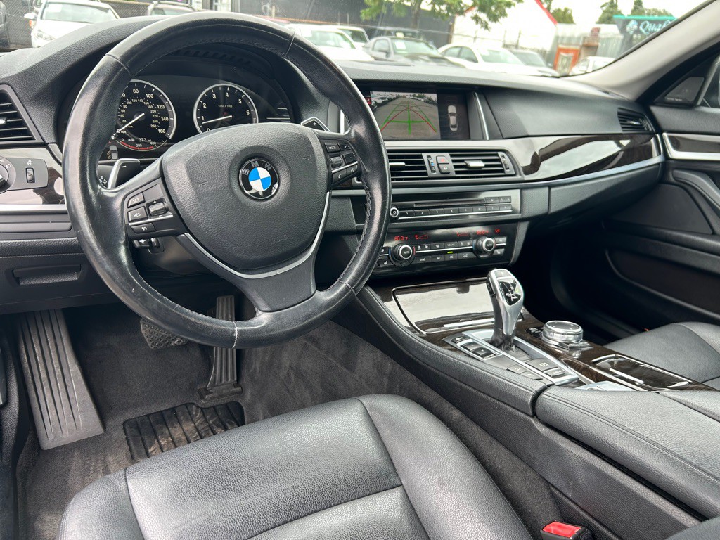 2016 BMW 5 Series Image 9