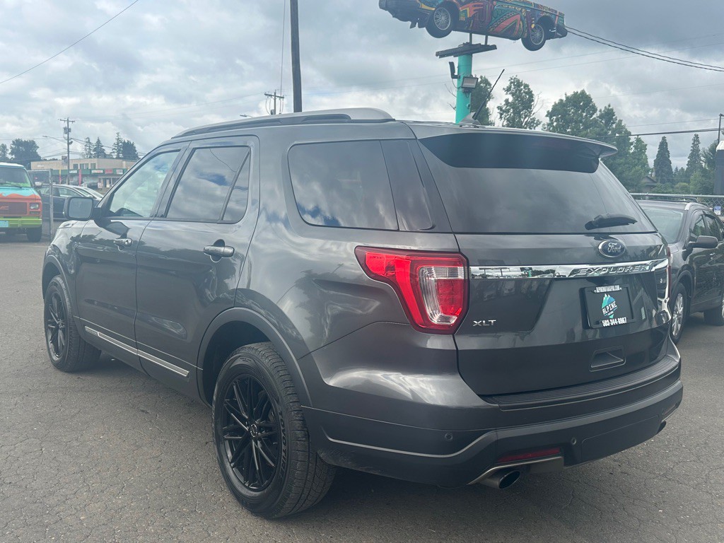 2019 Ford Explorer Image 2