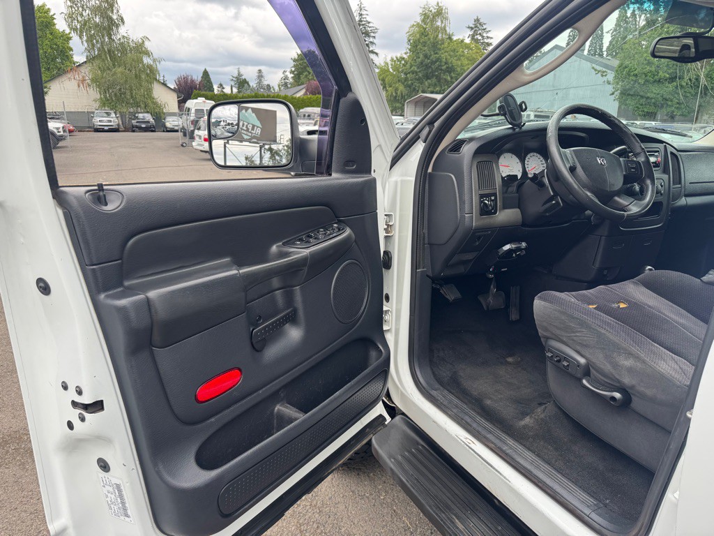 2004 Dodge Ram 2500 Image 9